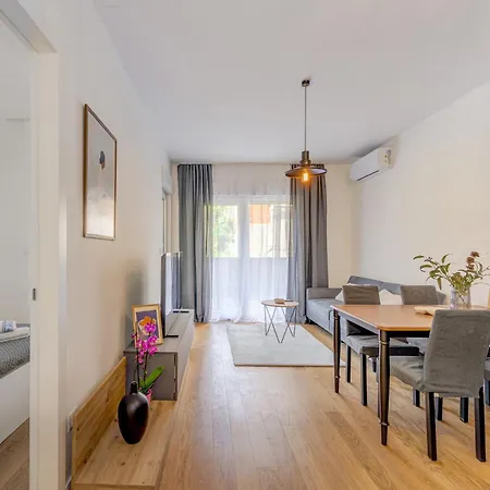 The Oak Haven Apartment