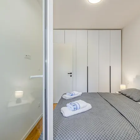 The Oak Haven Apartment *